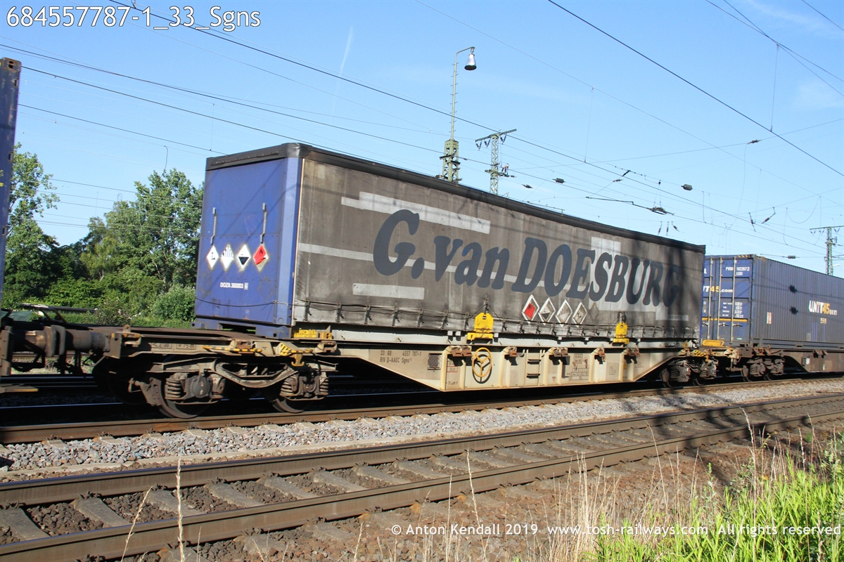 684557787-1_33_Sgns.JPG